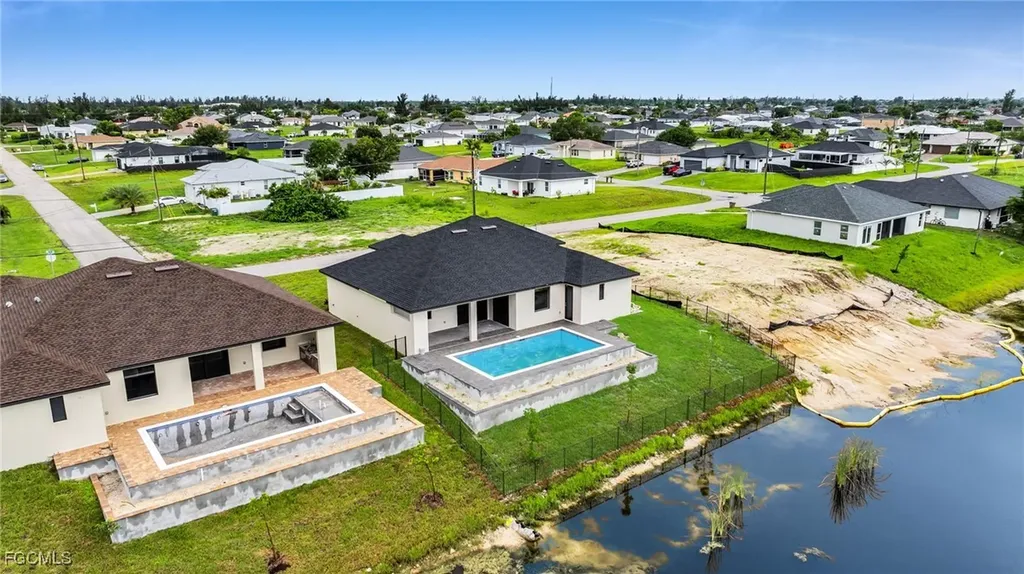 1717 NW 2nd Street Cape Coral FL 33993