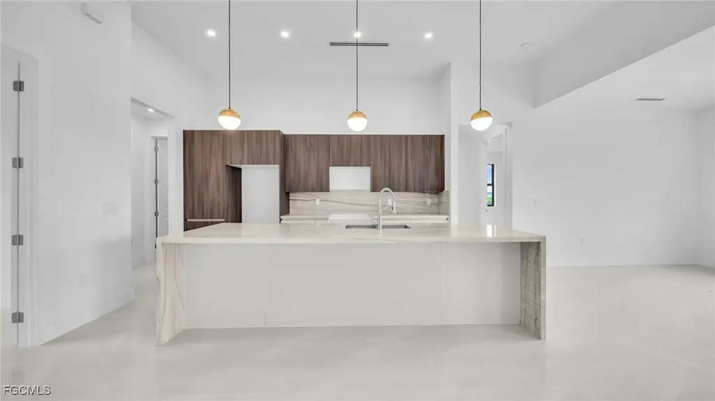 1717 NW 2nd Street Cape Coral FL 33993