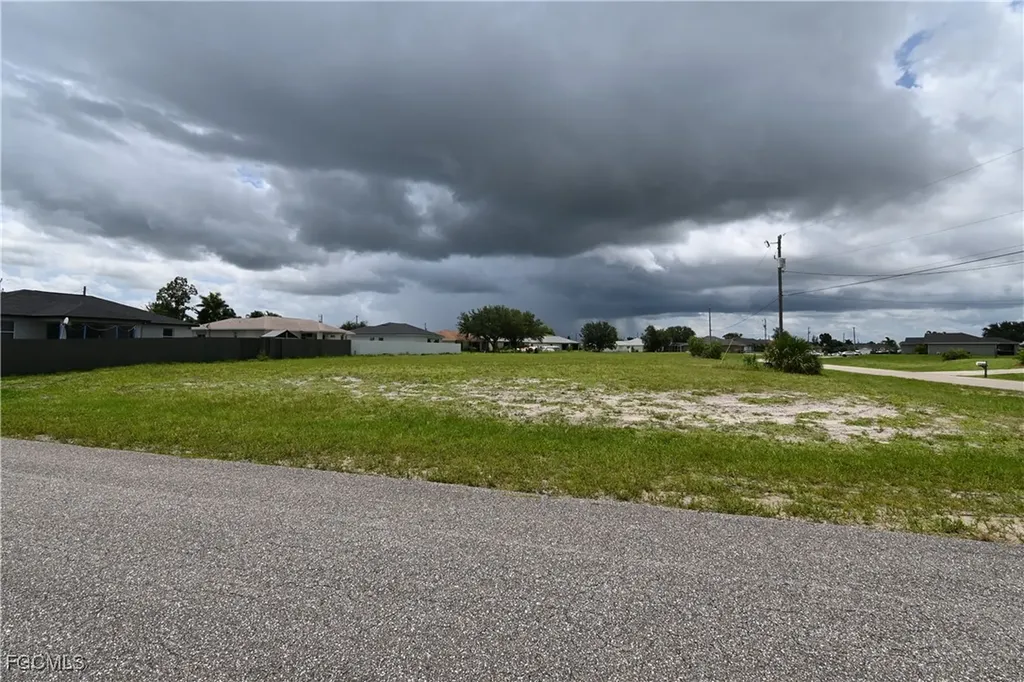 1206 NE 20th Place Cape Coral FL 33909