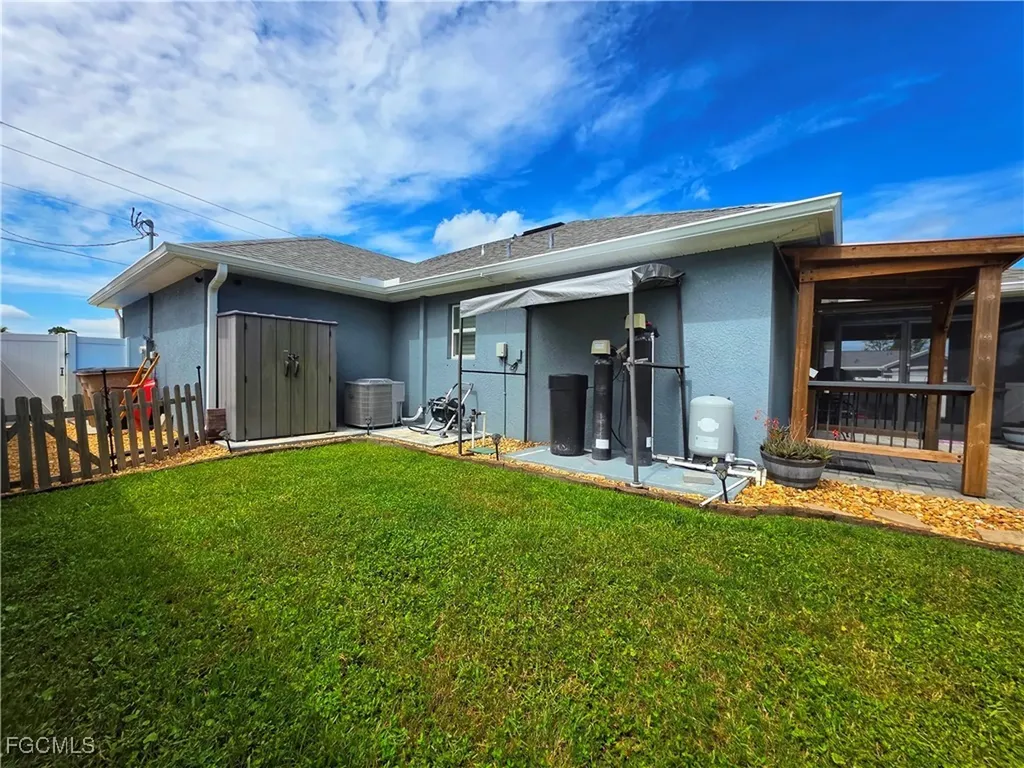 2727 NW 29th Terrace Cape Coral FL 33993