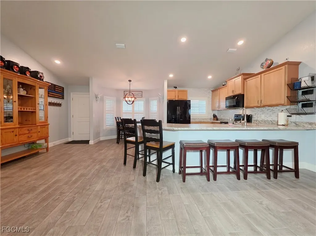 2727 NW 29th Terrace Cape Coral FL 33993