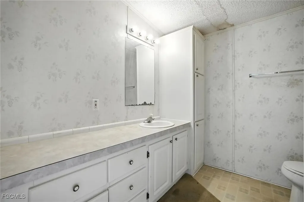 5270 Manatee Bay Lane Fort Myers FL 33905