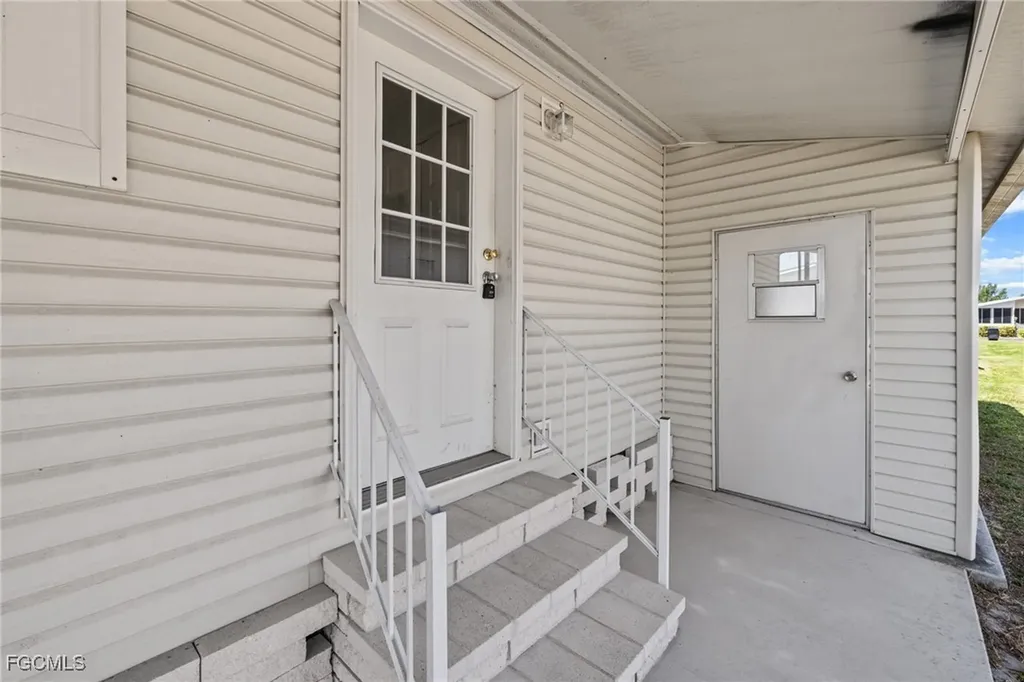 5270 Manatee Bay Lane Fort Myers FL 33905