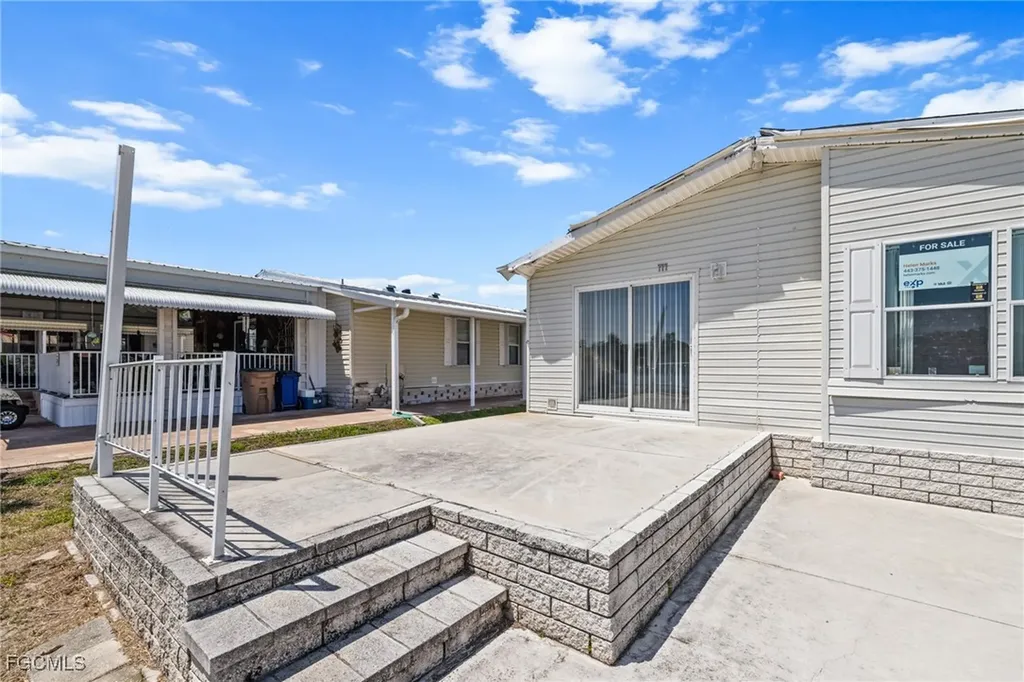 5270 Manatee Bay Lane Fort Myers FL 33905