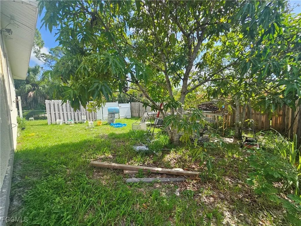 2912 Woodside Avenue Naples FL 34112