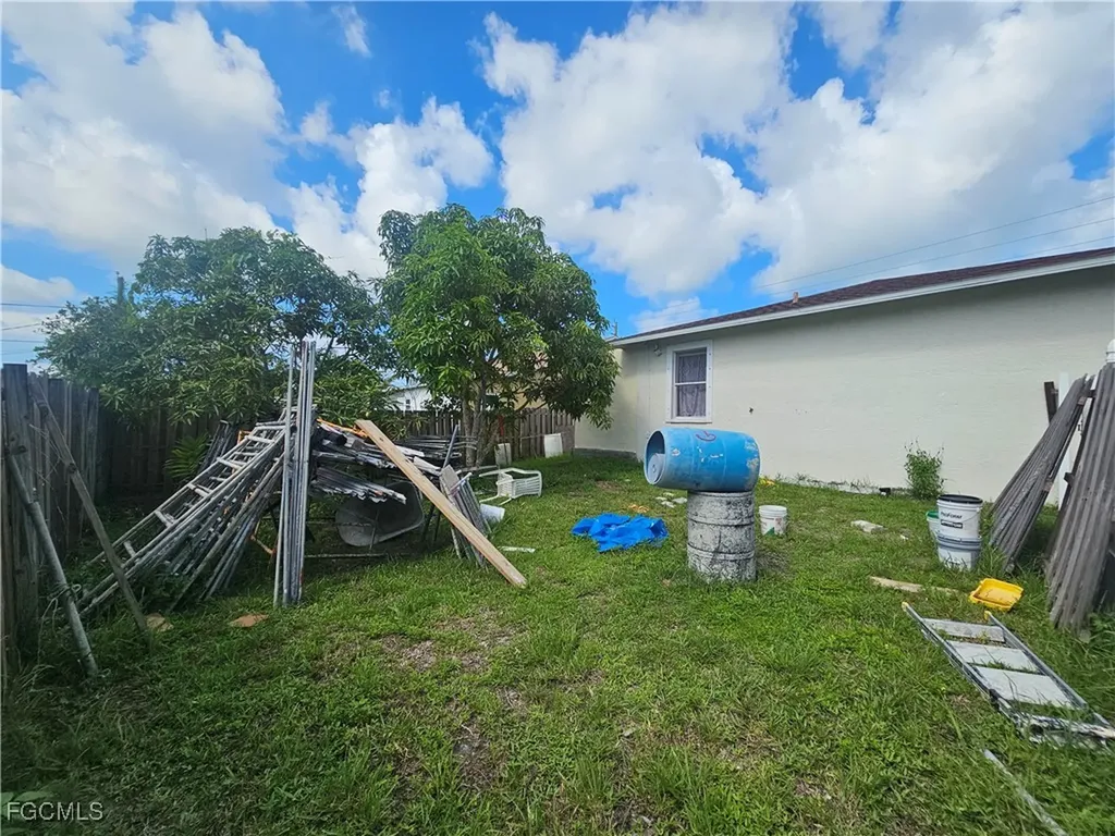 2912 Woodside Avenue Naples FL 34112