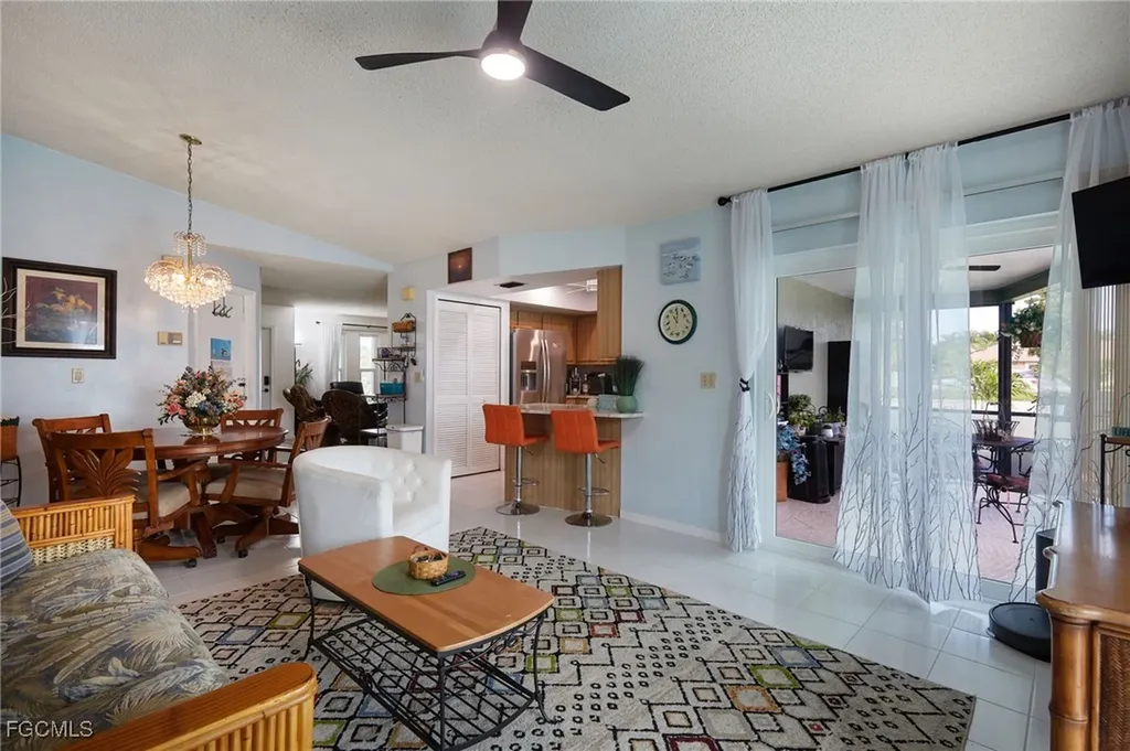 901 SE 23rd Terrace Cape Coral FL 33990