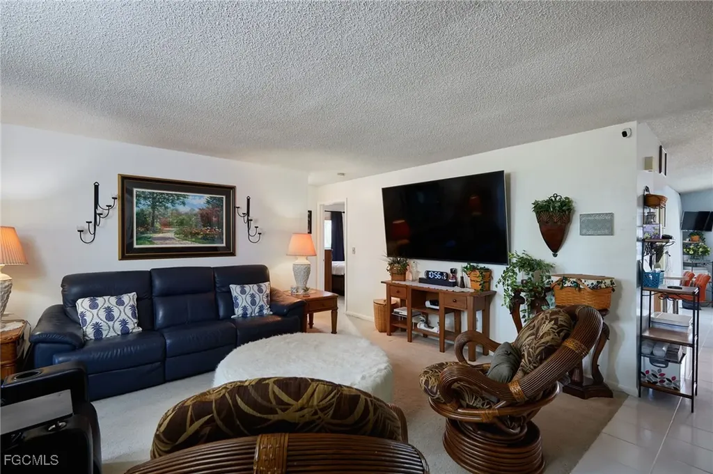 901 SE 23rd Terrace Cape Coral FL 33990