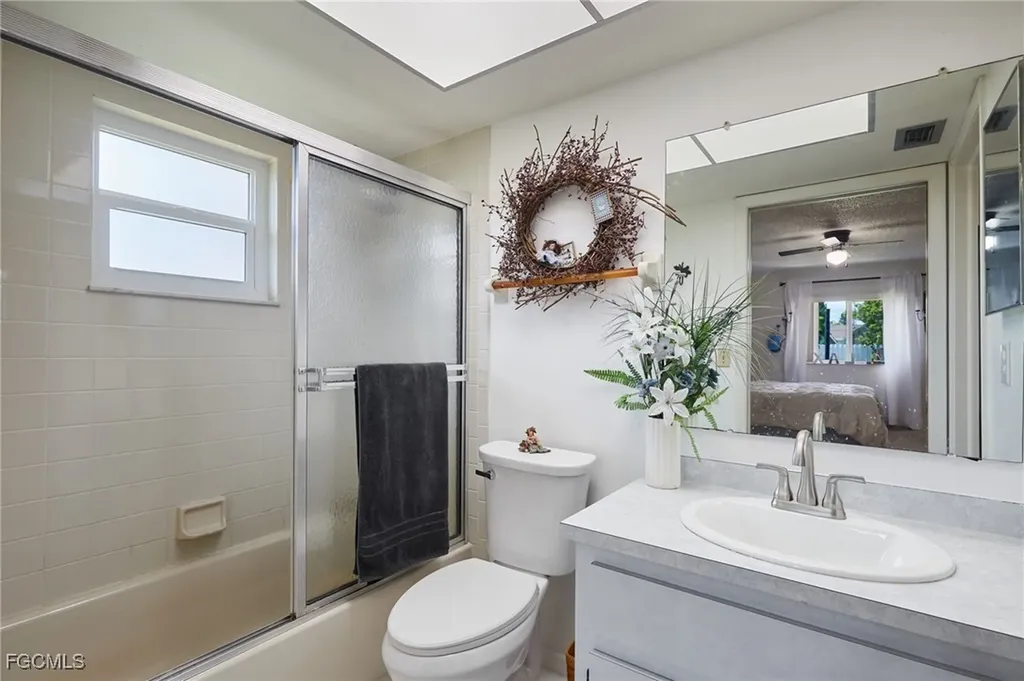 901 SE 23rd Terrace Cape Coral FL 33990