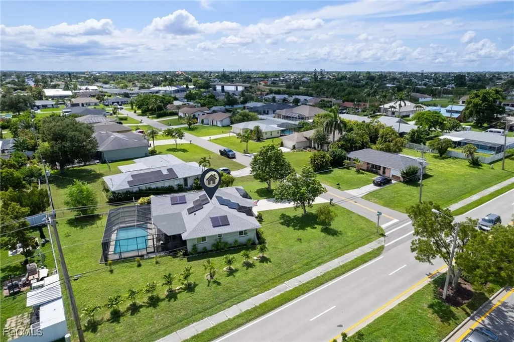 901 SE 23rd Terrace Cape Coral FL 33990