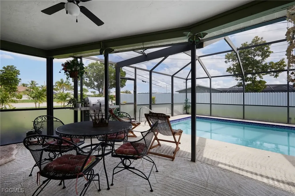 901 SE 23rd Terrace Cape Coral FL 33990