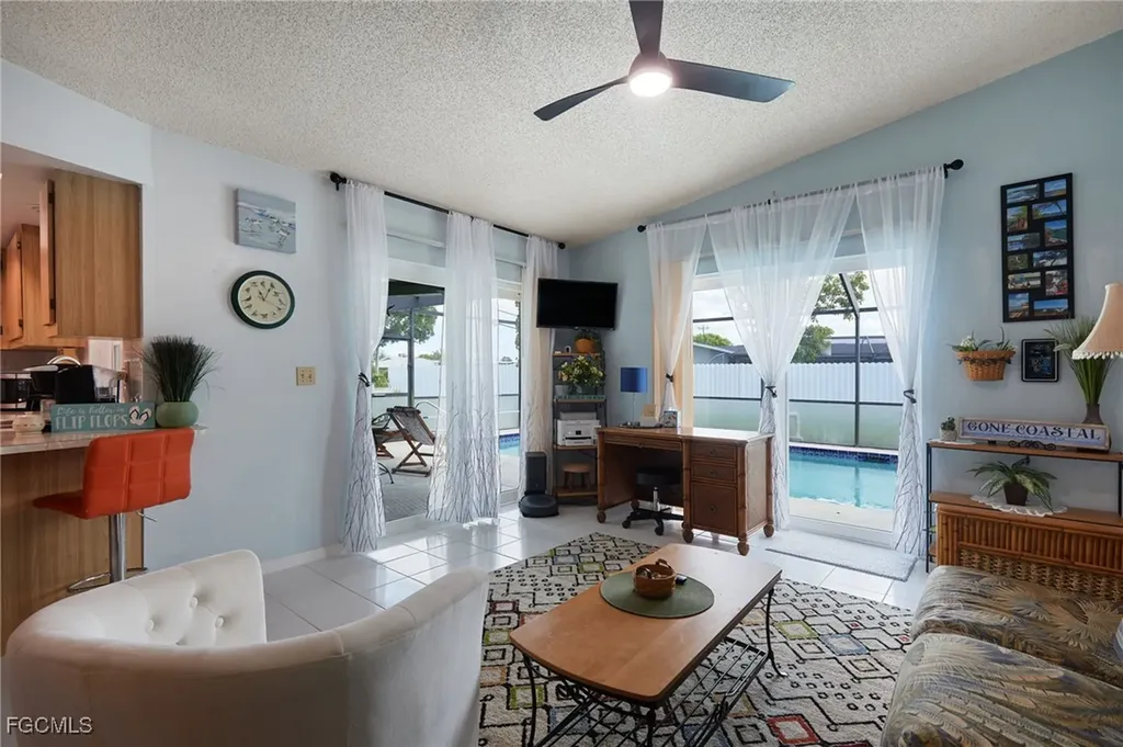 901 SE 23rd Terrace Cape Coral FL 33990