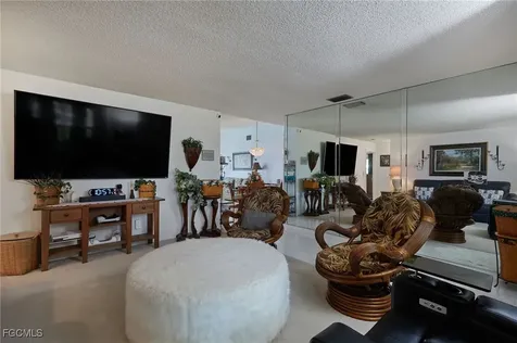 901 SE 23rd Terrace Cape Coral FL 33990