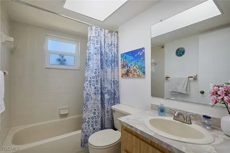 901 SE 23rd Terrace Cape Coral FL 33990