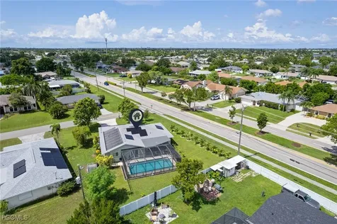 901 SE 23rd Terrace Cape Coral FL 33990