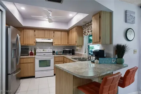 901 SE 23rd Terrace Cape Coral FL 33990