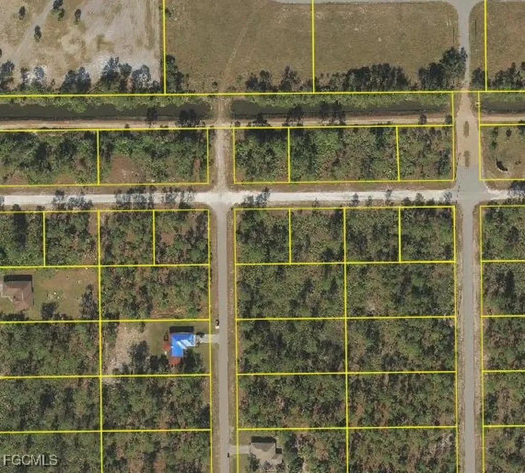 907 W 18th Street Lehigh Acres FL 33972