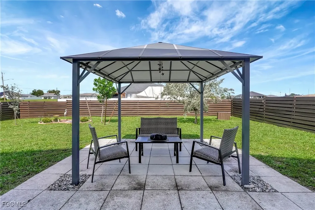 2200 NE Juanita Place Cape Coral FL 33909