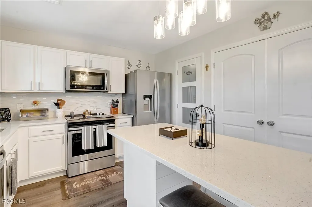 2200 NE Juanita Place Cape Coral FL 33909