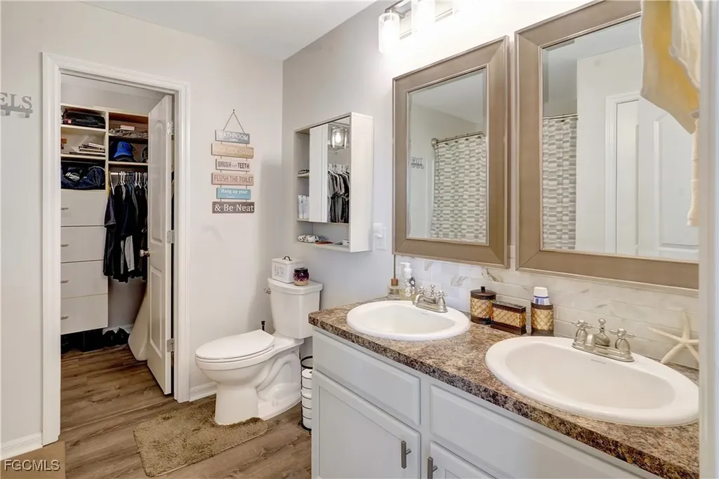 2200 NE Juanita Place Cape Coral FL 33909