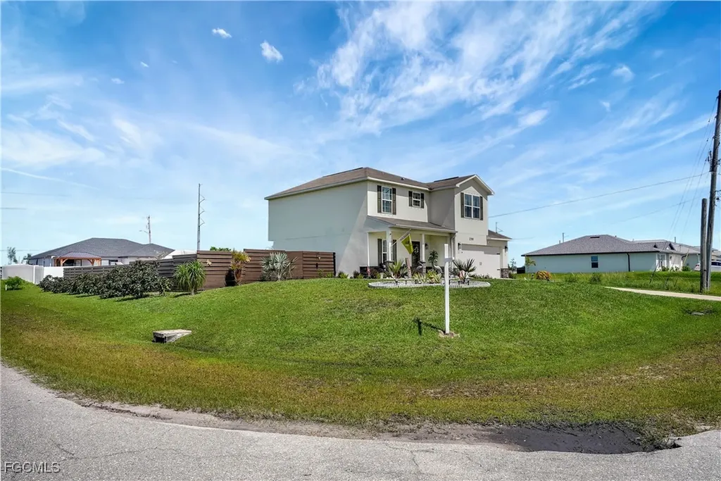 2200 NE Juanita Place Cape Coral FL 33909