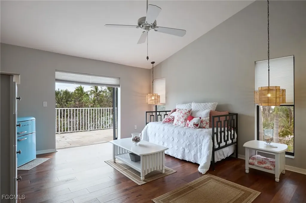 1241 Junonia Street Sanibel FL 33957
