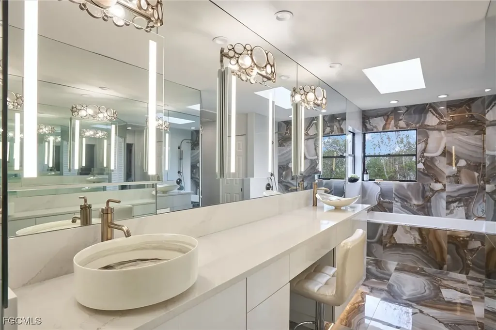 1241 Junonia Street Sanibel FL 33957