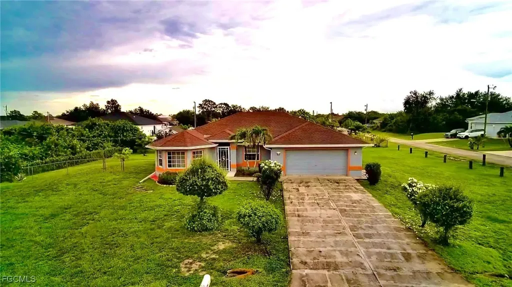 902 Susan Avenue N Lehigh Acres FL 33971