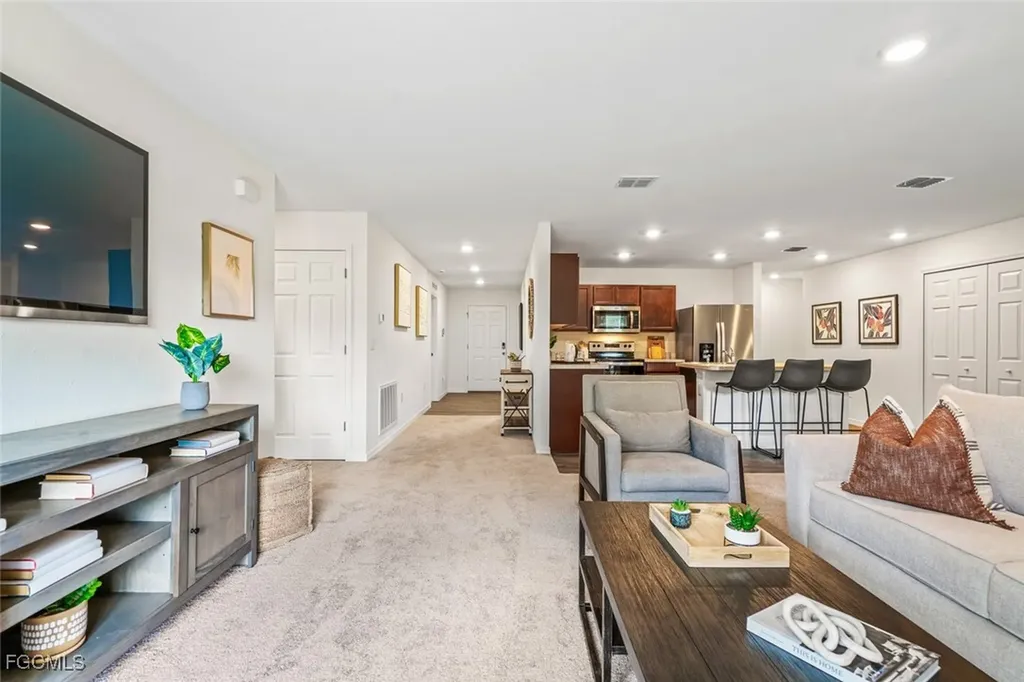 2122 NW 9th Place Cape Coral FL 33993