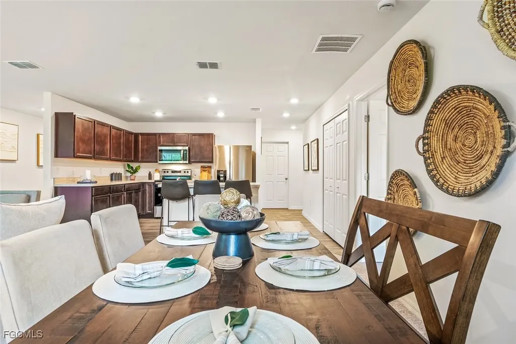 2122 NW 9th Place Cape Coral FL 33993