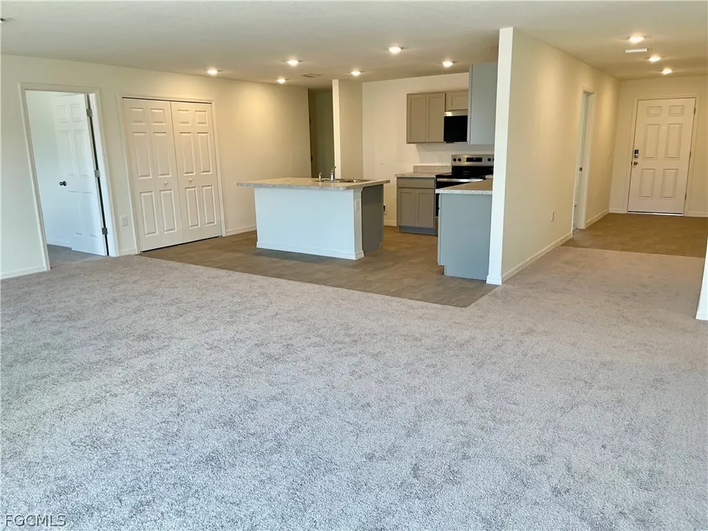 2122 NW 9th Place Cape Coral FL 33993