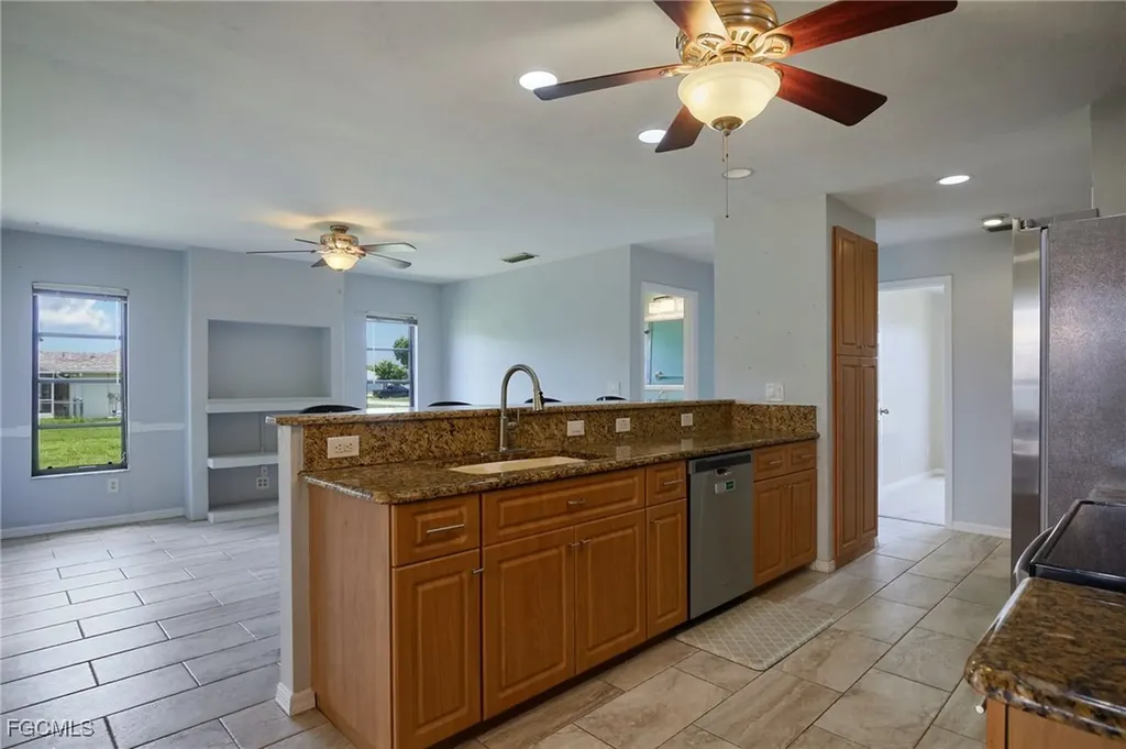 1942 SE 8th Place Cape Coral FL 33990