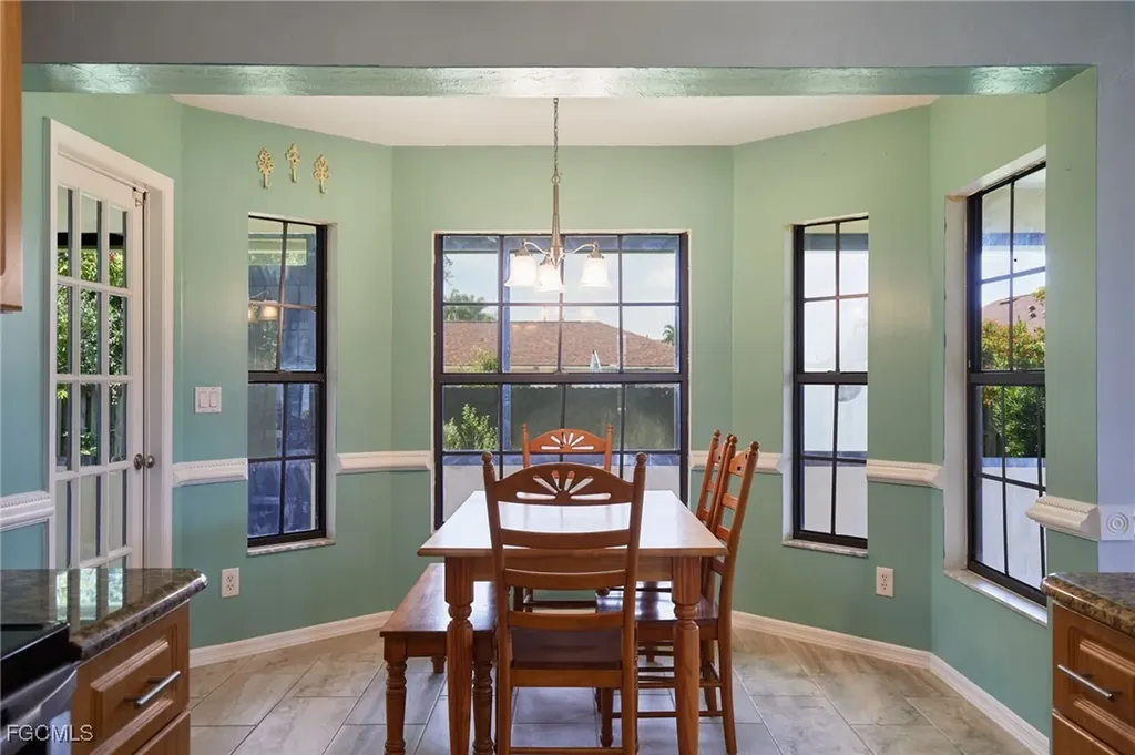 1942 SE 8th Place Cape Coral FL 33990