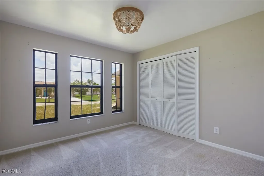 1942 SE 8th Place Cape Coral FL 33990