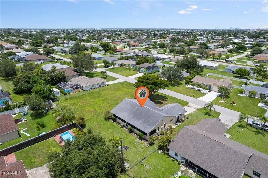 1942 SE 8th Place Cape Coral FL 33990