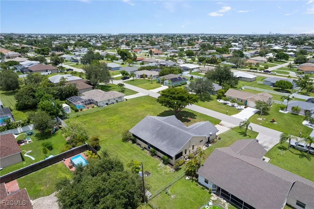 1942 SE 8th Place Cape Coral FL 33990