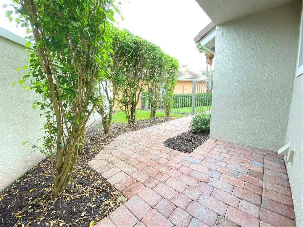 2287 Summersweet Drive Alva FL 33920