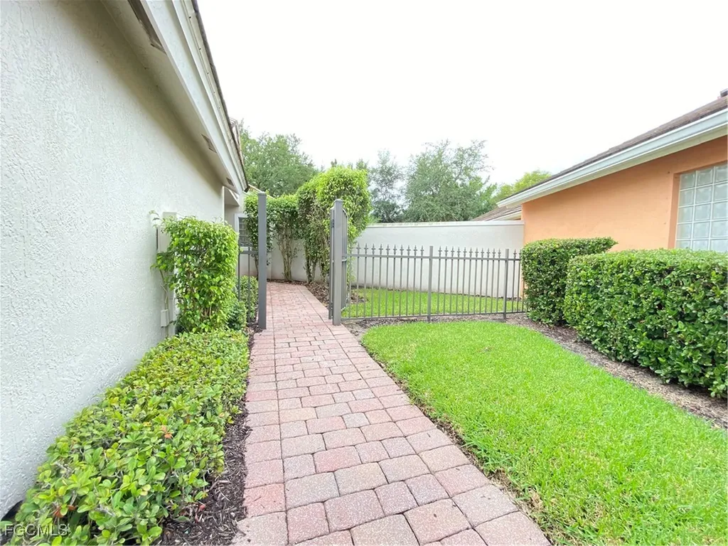 2287 Summersweet Drive Alva FL 33920