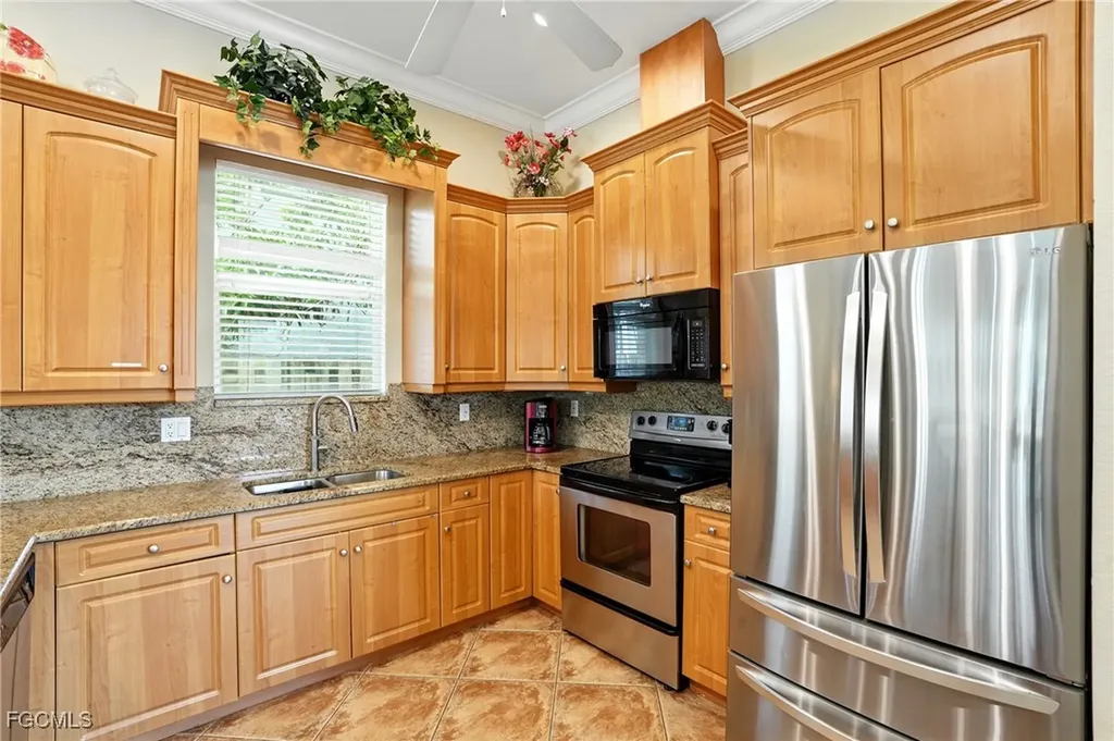 594 110th Avenue N Naples FL 34108