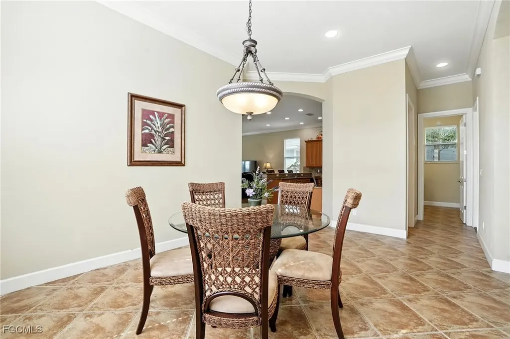 594 110th Avenue N Naples FL 34108