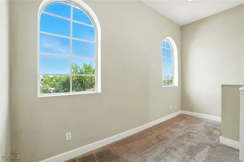 594 110th Avenue N Naples FL 34108