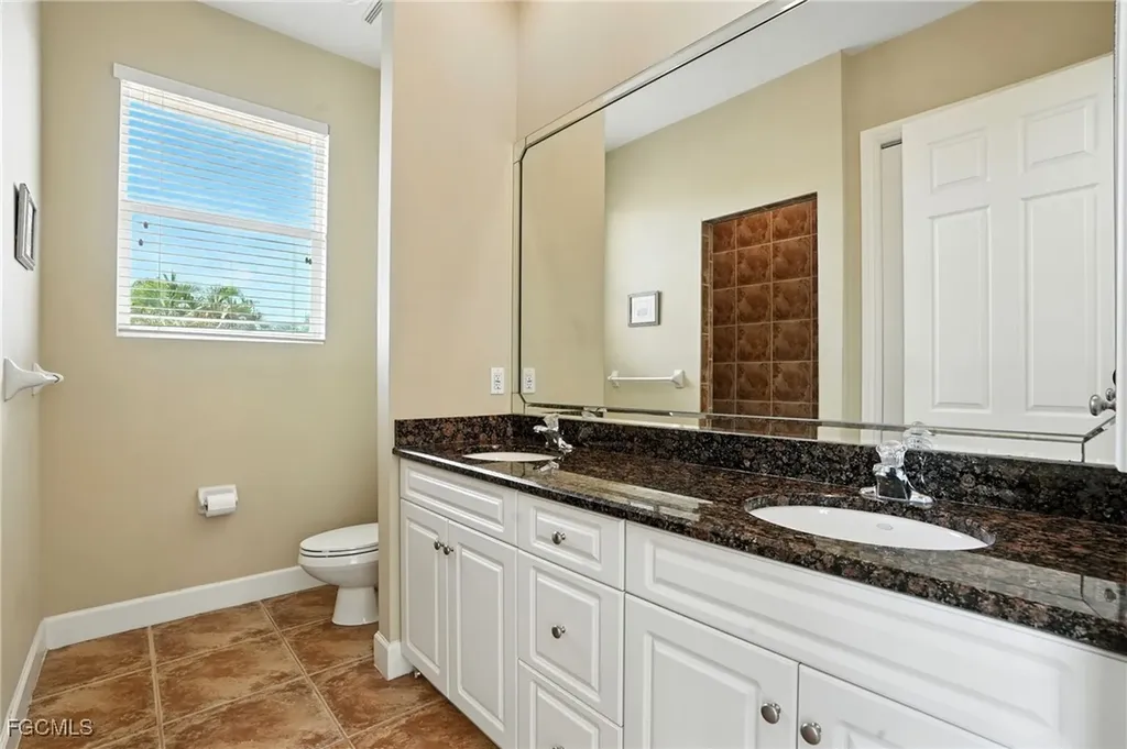 594 110th Avenue N Naples FL 34108