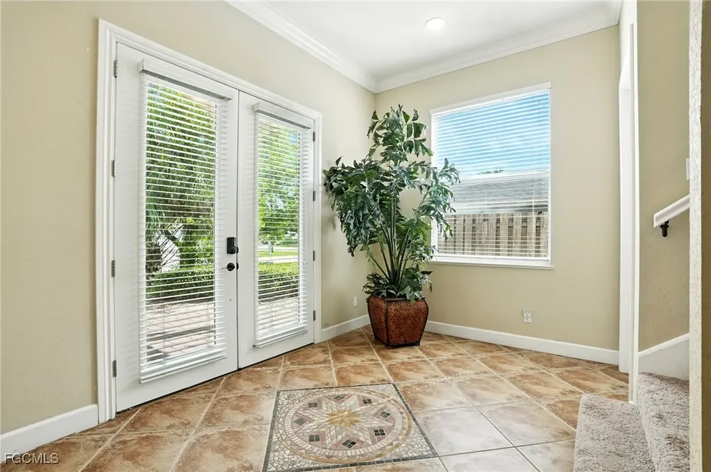 594 110th Avenue N Naples FL 34108