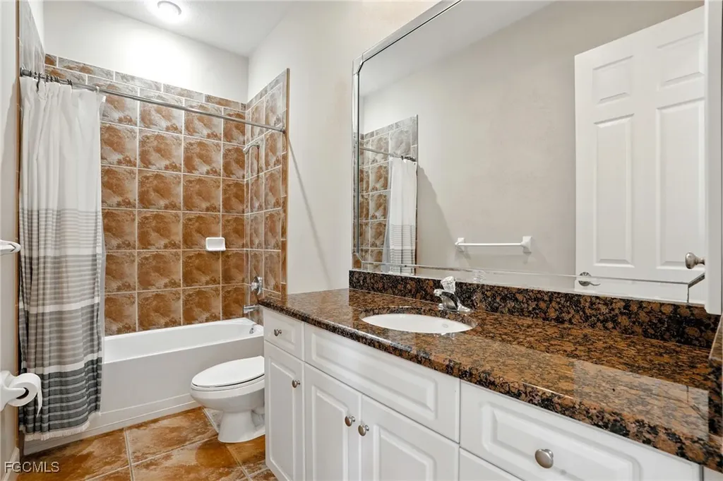 594 110th Avenue N Naples FL 34108