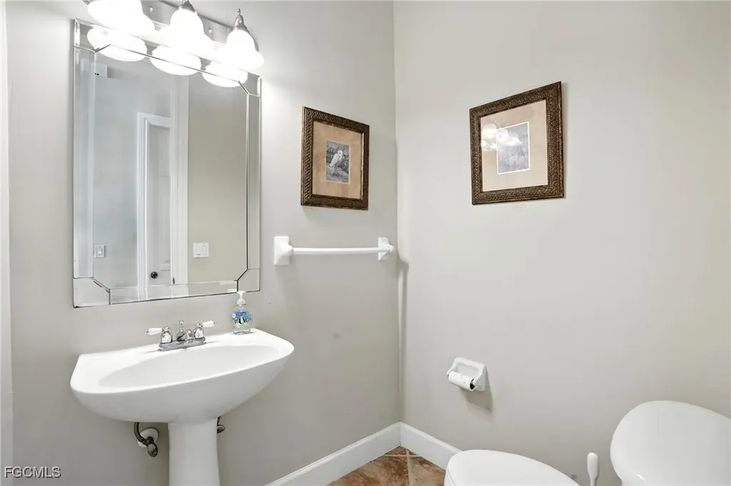 594 110th Avenue N Naples FL 34108