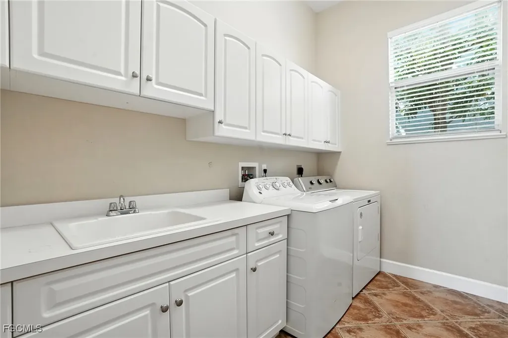 594 110th Avenue N Naples FL 34108