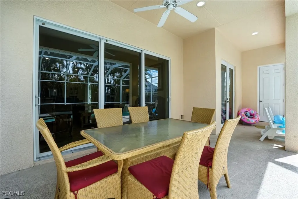 594 110th Avenue N Naples FL 34108