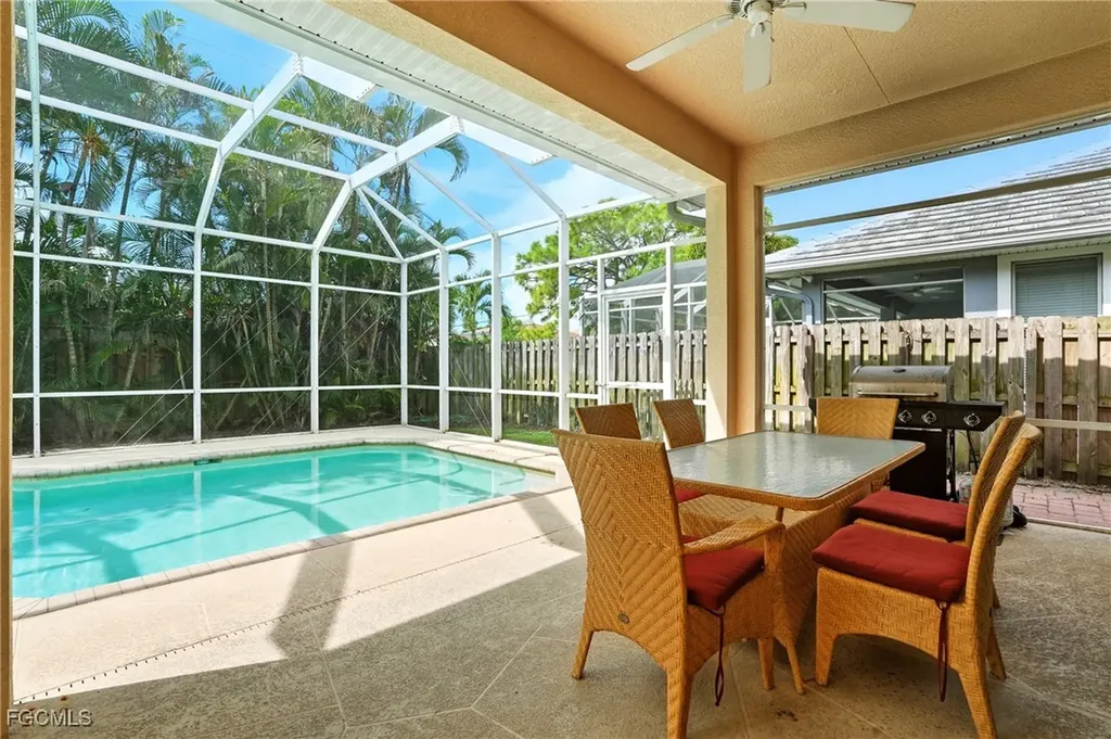 594 110th Avenue N Naples FL 34108