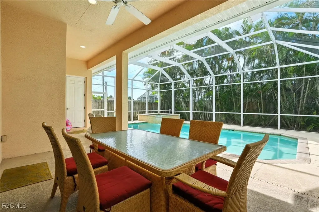594 110th Avenue N Naples FL 34108