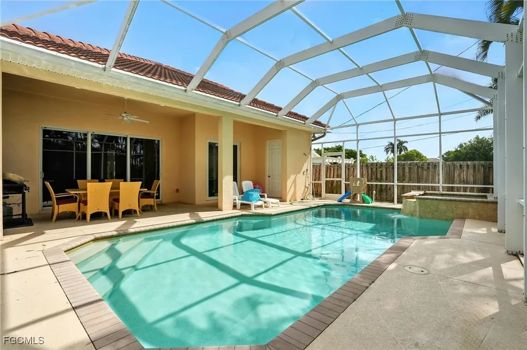 594 110th Avenue N Naples FL 34108